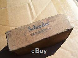 Original 1920 s- 1930s Vintage Schrader auto nos Tire valves box Hot Rod scta