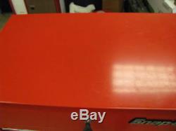 SNAP-ON TOOL BOX roll around 6 drawer large top and bottom. MINT