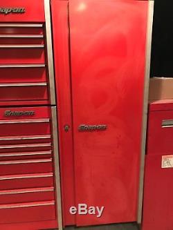 Snap-on rolling tool box with tools included